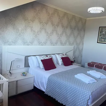 Casa Con Piscina, Vistas Y Cerca De Playas * Vigo